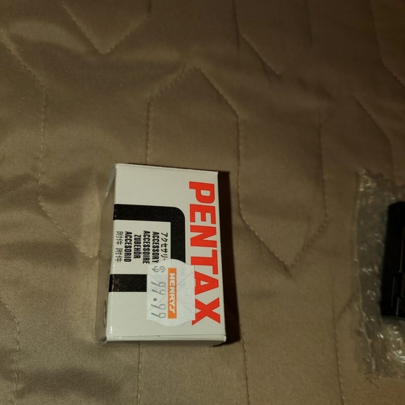 PENTAX SLR K5 DIGITAL CAMERA - Picture 6 of 16